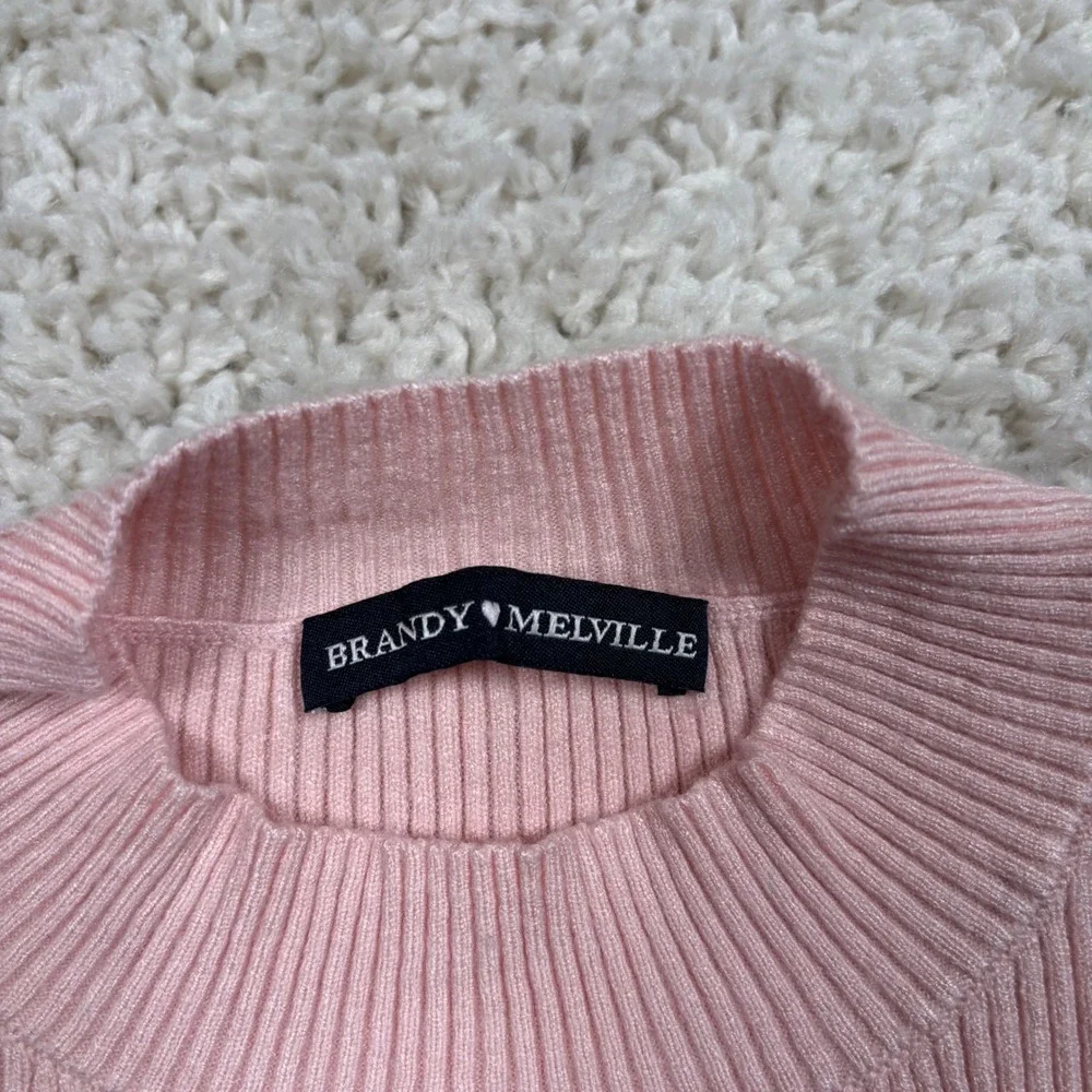Brandy Melville Pink Ribbed Mock Neck Cropped Sweater Long Sleeve‎ Top One Size